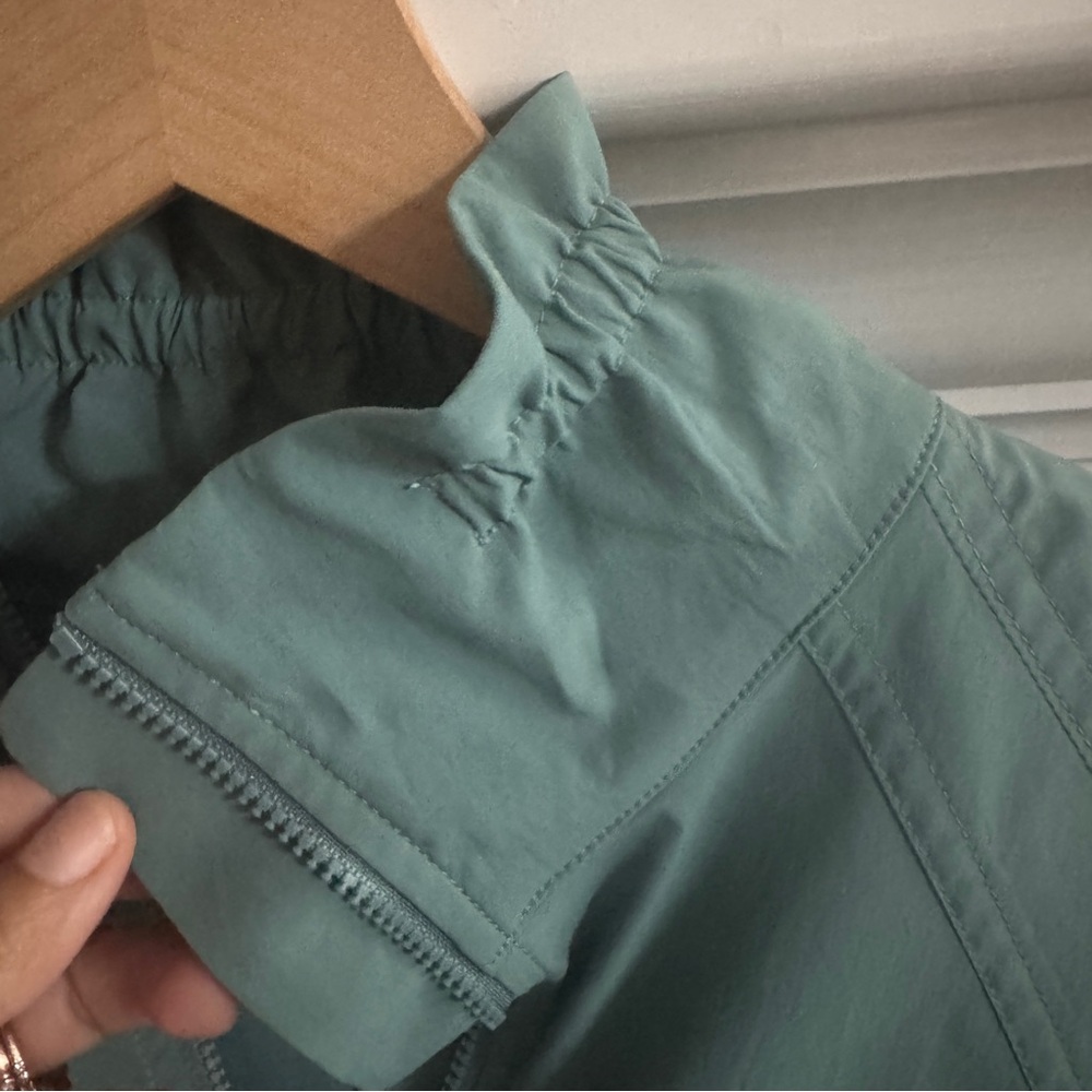 Athleta Advantage Poplin Top XS Teal Breathable Zip Pockets Ventilation - Picture 4 of 6